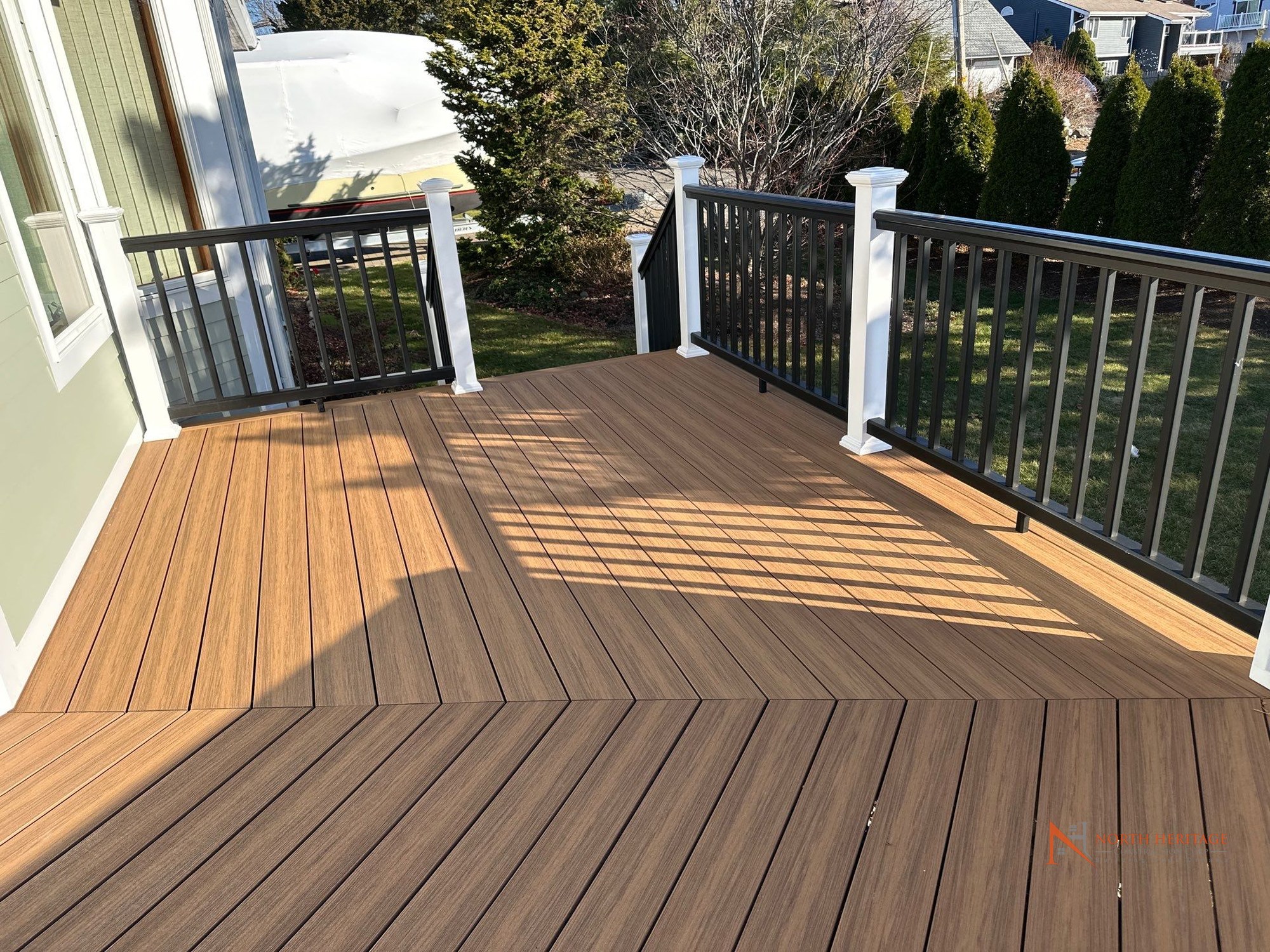 Deck corner detail with aluminum railing
